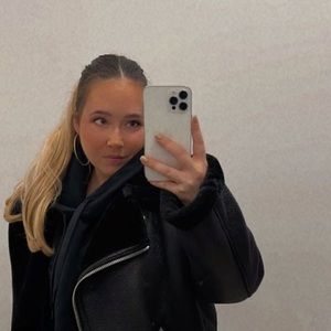 Meet your Posher, Veronika